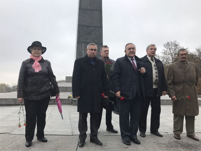 Активисты Движения «Украинский выбор — Право народа» почтили память освободителей Украины от фашистов