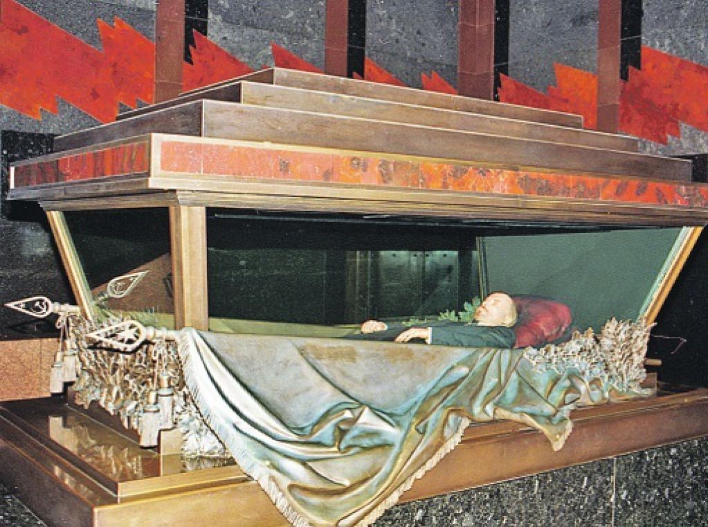 Эксперты рассказали, сколько Ленин может пролежать без захоронения