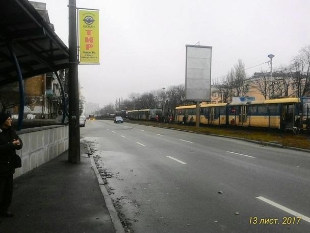В Киеве вспыхнул скоростной трамвай с пассажирами. ФОТО