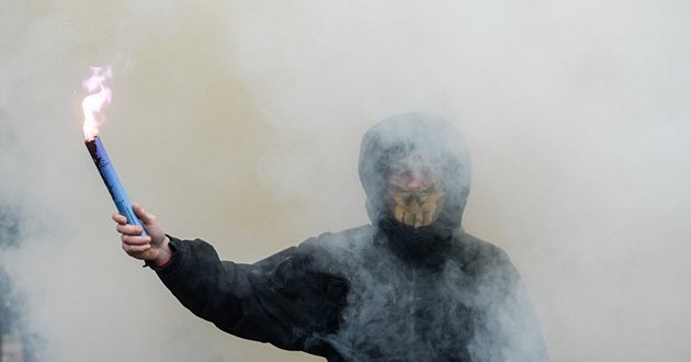 В Одессе взрывы, крики и газ: первые ФОТО штурма