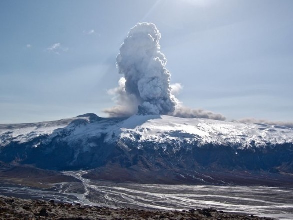 Исландия в напряжении: активность крупнейшего действующего вулкана возросла до «желтого» уровня