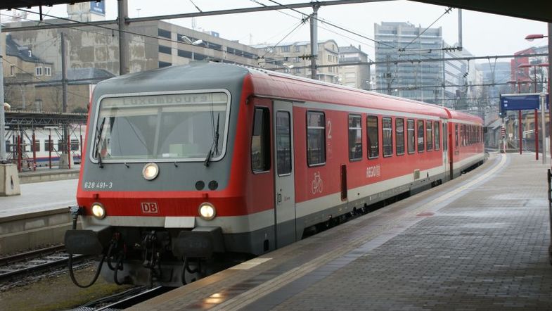 Омелян хотел приобрести в Германии бесплатные поезда