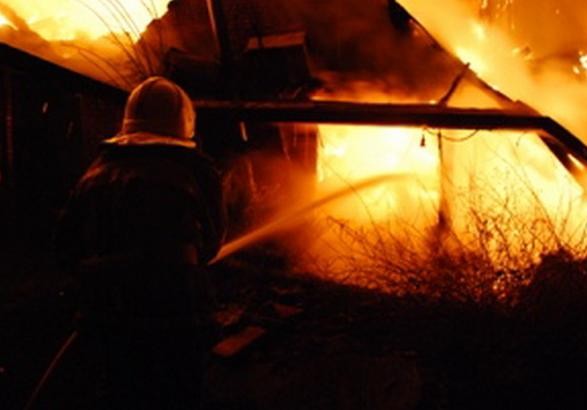 Пожар под Киевом: в огне оказался ресторан «Бакинский бульвар»