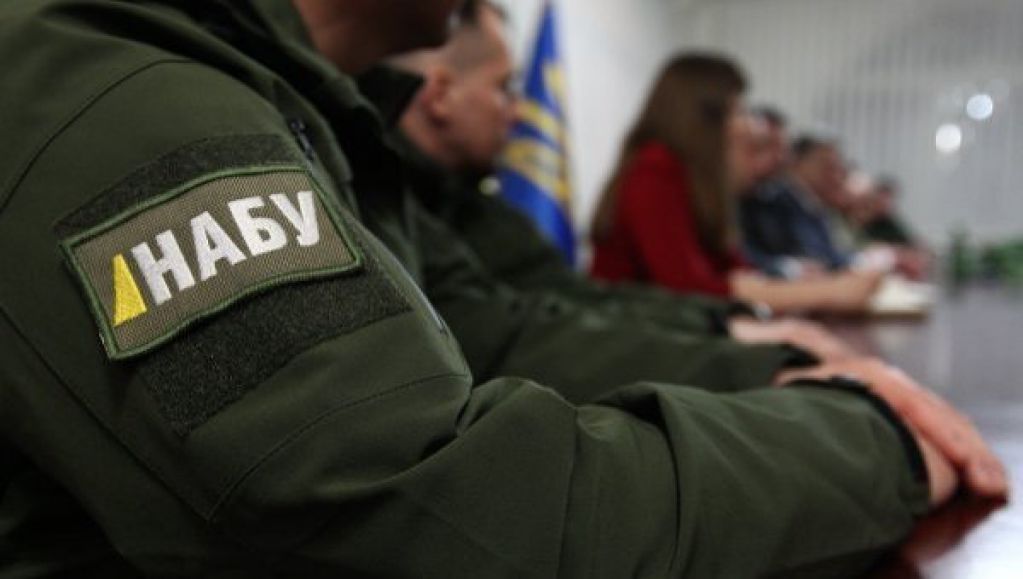 Борьба с коррупцией превращается в "свадьбу в Малиновке"