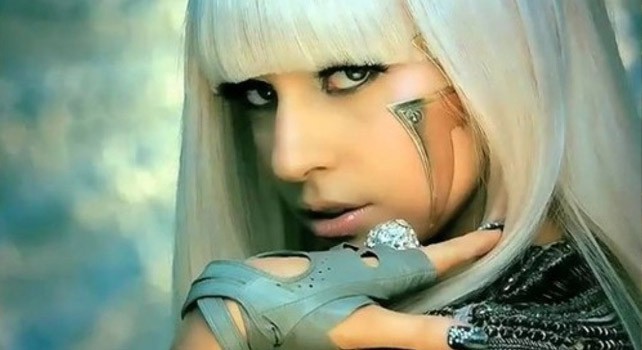 Lady Gaga верхи та без ліфчика раділа номінаціям на "Греммі"
