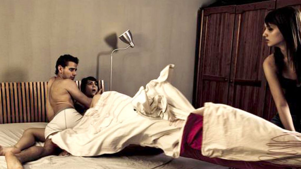 Жена застала мужа с другой. Но его ответ был просто безупречен