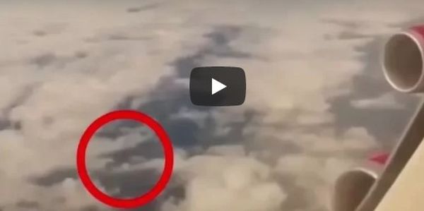 Полет НЛО рядом с самолетом над Британией сняли на видео