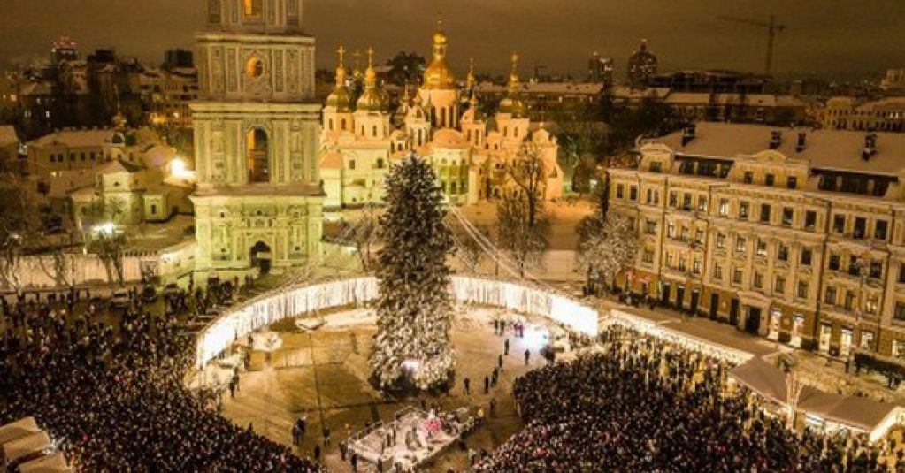 Як виглядала головна ялинка України в різні роки незалежності. ФОТО