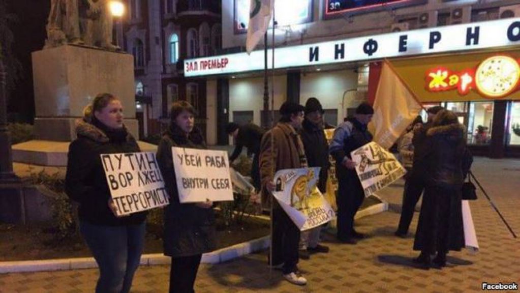 Ногами в живот за Путина: опозорившей Кремль россиянке пришлось бежать в США