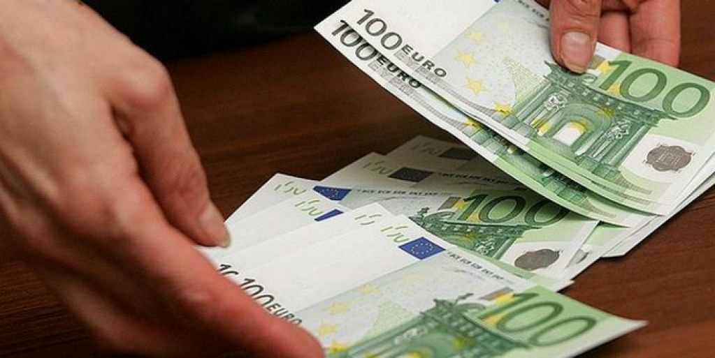 Тысяча евро в месяц: начался экперимент по выплате базового дохода