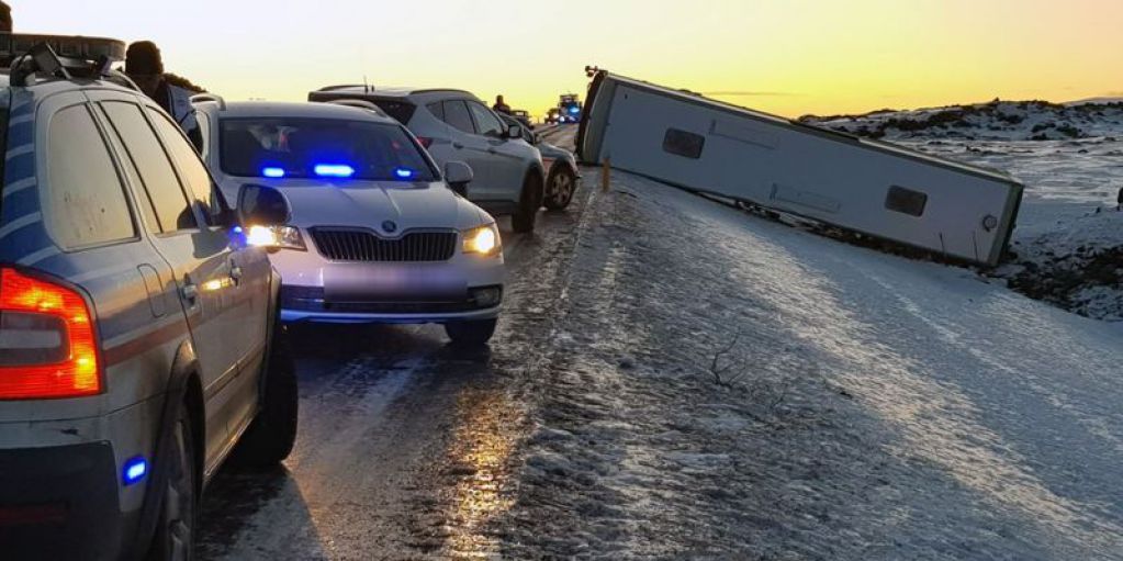 В Исландии перевернулся автобус с китайскими туристами  
