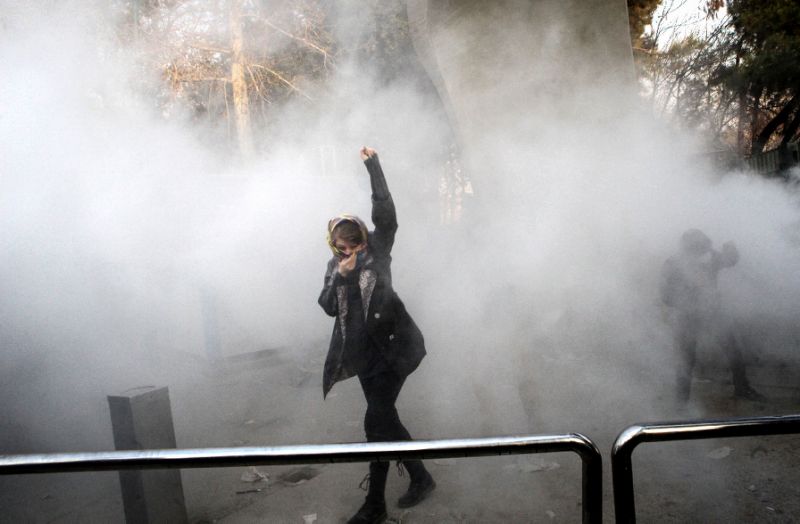 Количество жертв иранских протестов возросло до 20 человек