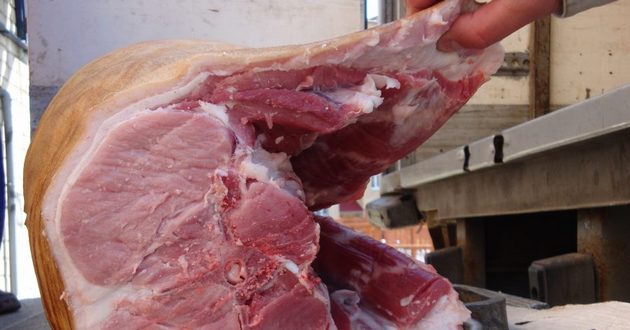 Как контрабандисты завозят мясо в Украину: ФОТО заставляют задуматься