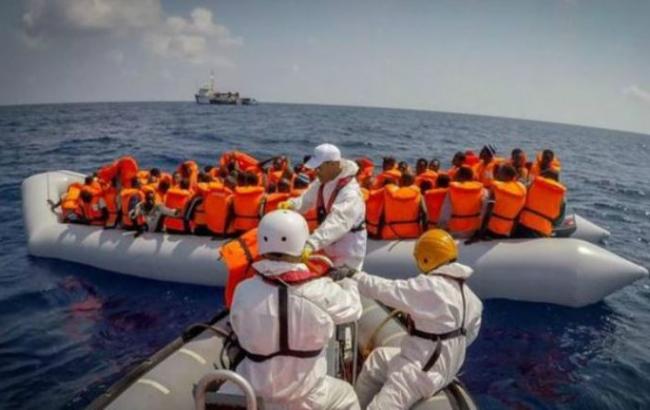 В Ливии задержали мигрантское судно с мертвыми телами
