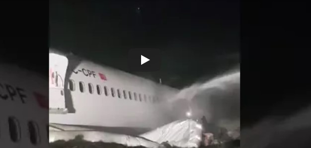 Самолет с 162 пассажирами упал в обрыв: первое видео