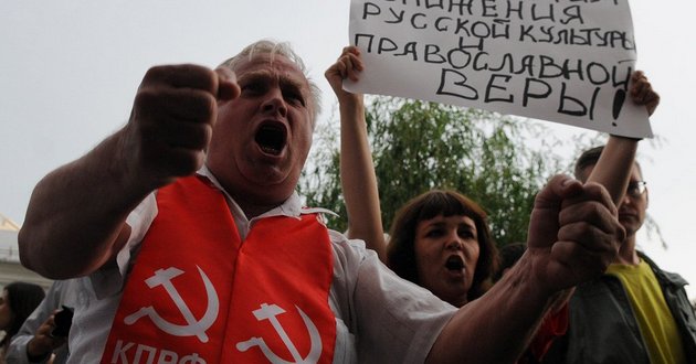 Движется в сторону шизофрении: названо «лекарство», способное вылечить Россию