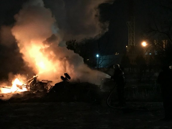 В Кременчуге потушили пожар, возникший после падения вертолета