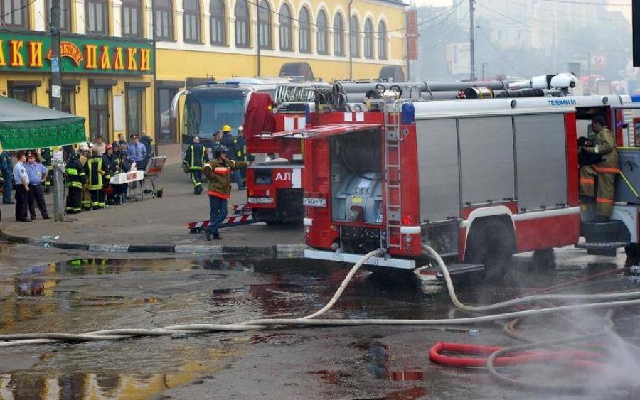 Люди выпрыгивали из окон: жуткий пожар в многоэтажке попал на видео