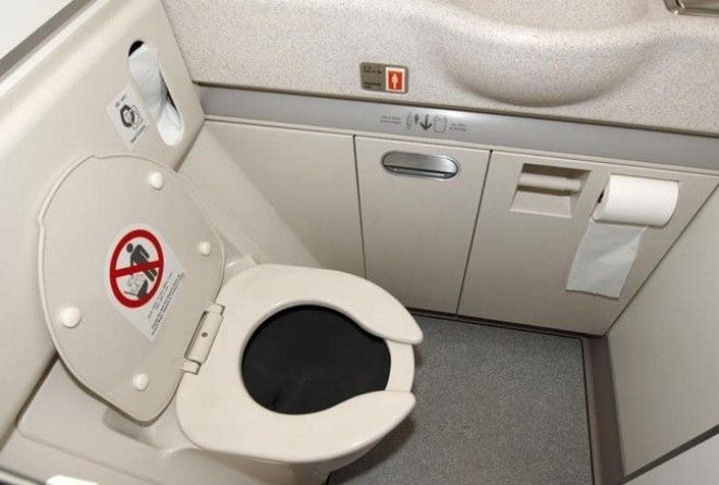 Как устранить неприятный запах в туалете: хитрость, подсмотренная у стюардесс