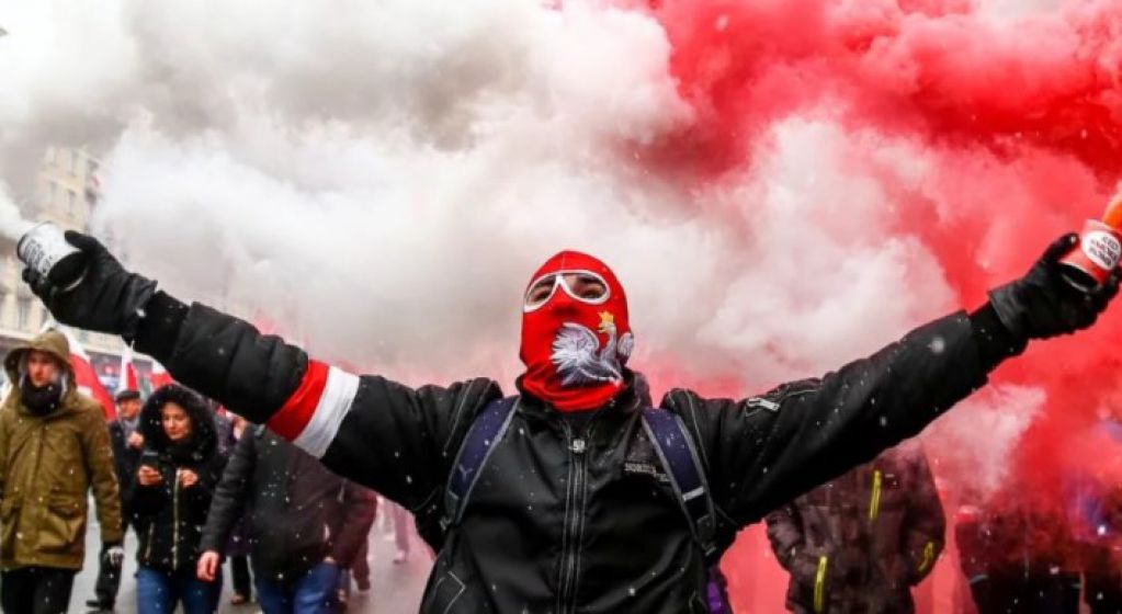 Раздевают и помечают: какие унижения проходят украинцы в Польше