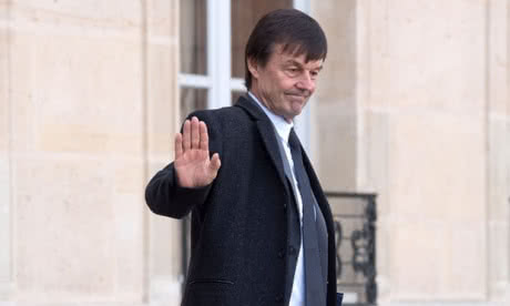Самый популярный министр во Франции обвиняется в сексуальных домогательствах
