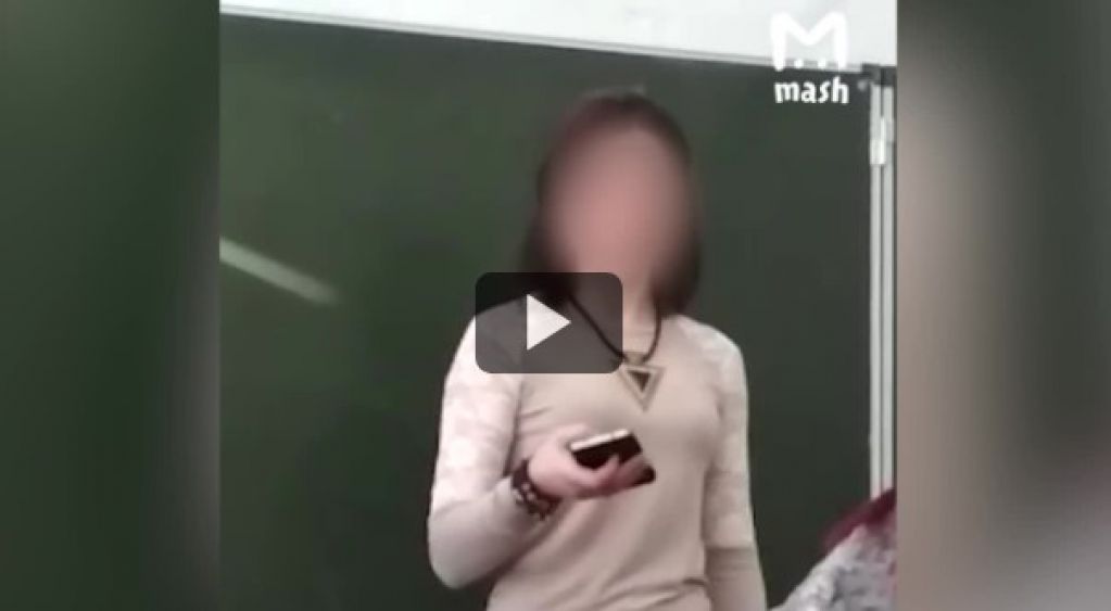 Дочь директора школы прочла на уроке матерный стих Маяковского