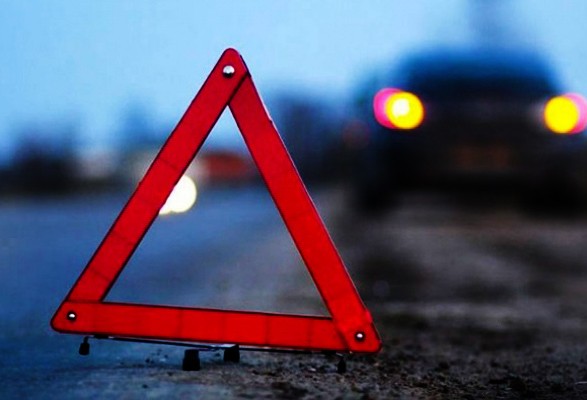 ДТП в Мариуполе: маршрутка протаранила легковушку, погиб один человек 