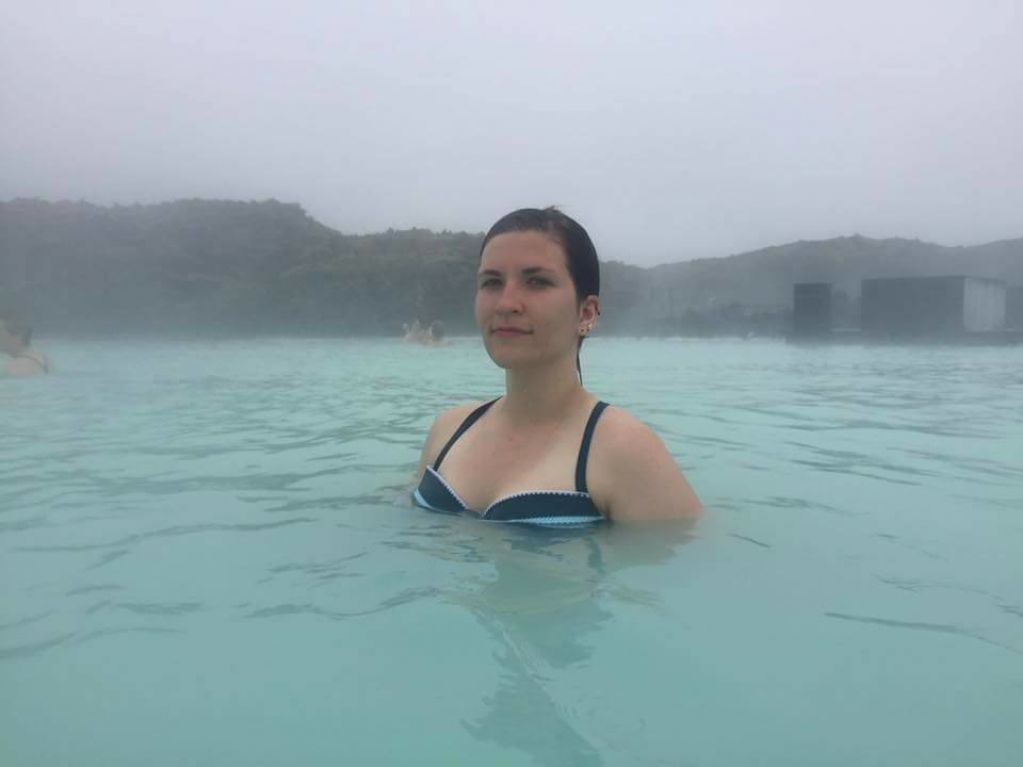 Учительница изменяла мужу с 16-летним школьником и отправляла ему голые фото