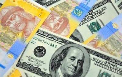 Доллар внезапно передумал падать: свежий курс валют