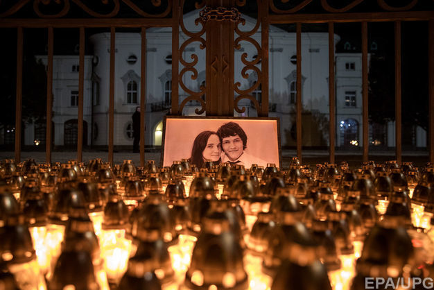 В Словакии редеют списки топ-чиновников из-за скандала с расстрелом журналиста