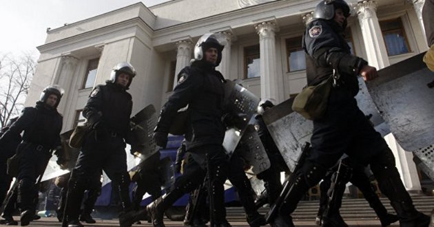 Указ сверху: полиция вышла на охоту “слишком активных” украинцев, готовятся массовые задержания
