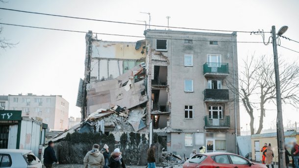 Взрыв в польской четырехэтажке: число жертв растет