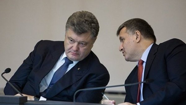 Аваков: Пострадавший в ДТП с кортежем Порошенко пенсионер уже во всем признался