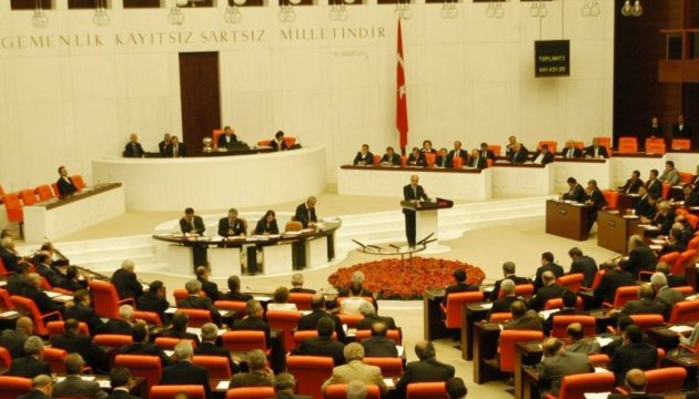 Парламент Турции ведет нечестную игру, принимая спорные законы