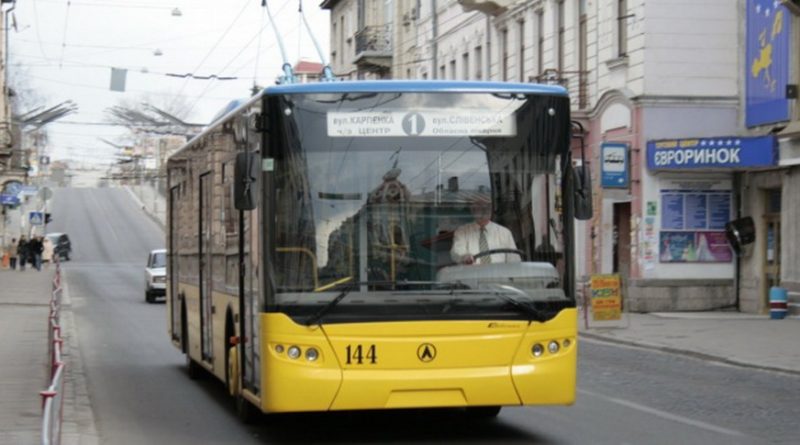В Украине отменен бесплатный проезд в транспорте