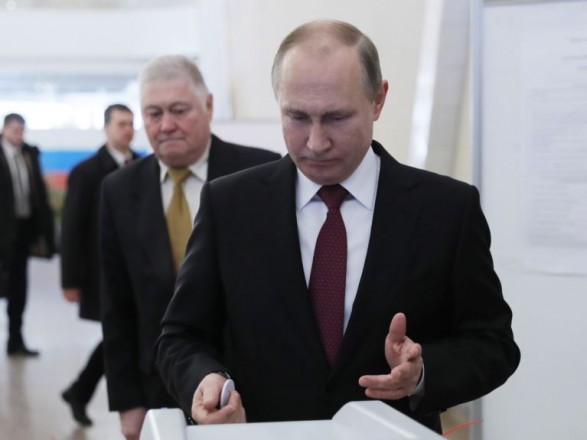 ЦИК РФ объявил результаты обработки 99% протоколов: Путин набирает 76,65%л