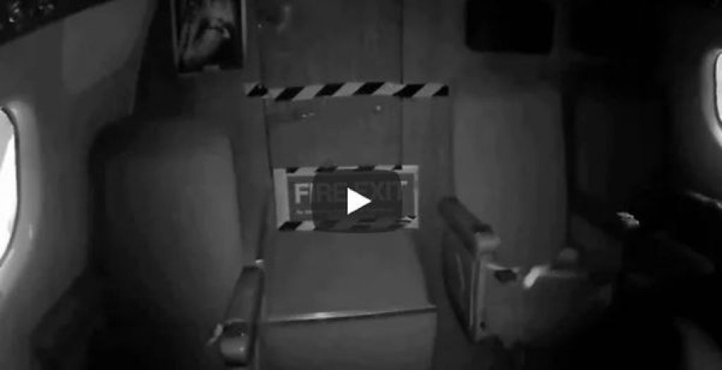 Призрак женщины-пилота попал на видео на борту самолета Второй мировой