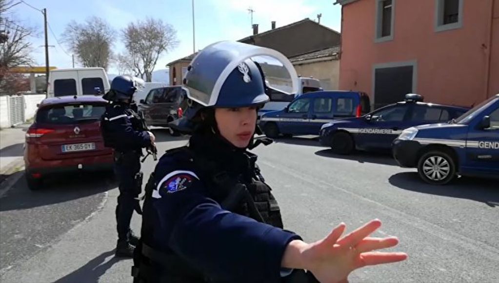 Ле Пен требует отставки главы МВД Франции после атак террориста