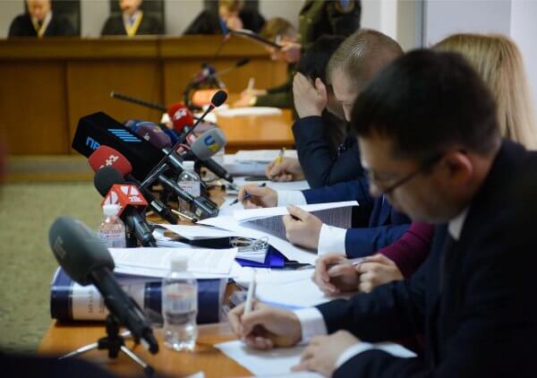 Суд по госизмене Януковича пройдет без участия адвокатов экс-президента