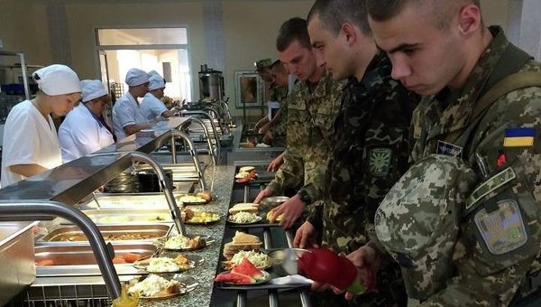 Военные жалуются на качество курятины, которую поставляет МХП Косюка