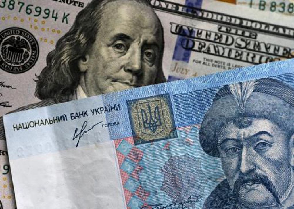 Курс доллара к майским: как поздравит украинцев «зеленый»