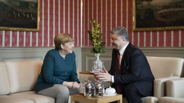 Стало известно, о чем будут говорить Порошенко и Меркель после Пасхи