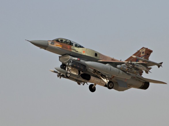 Сектор Газа поять подвергся авиаудару со стороны Израиля