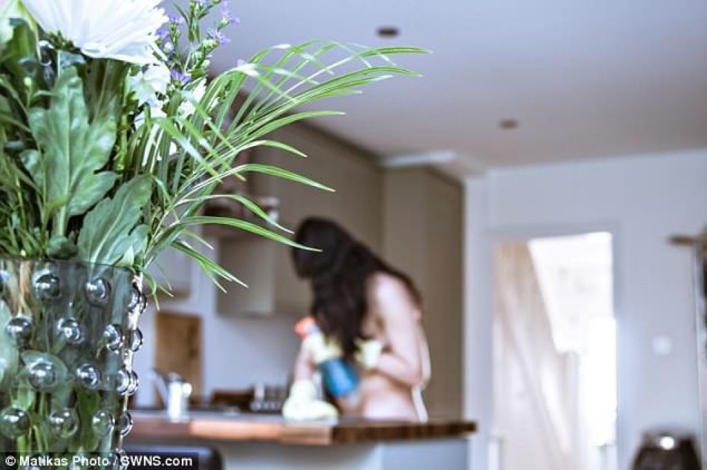 Представители компании голых уборщиц: нашим клиентам нравятся зрелые пышки