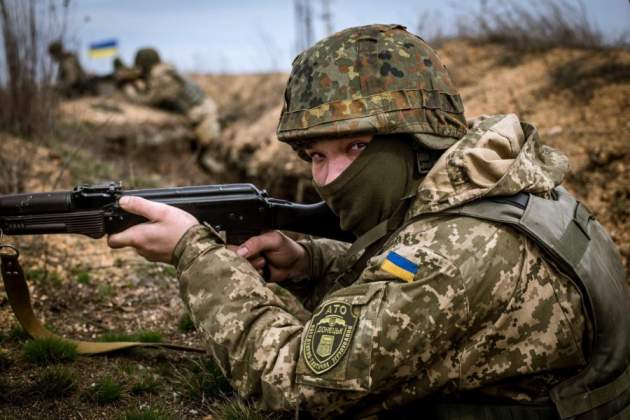 Изменится ли что-нибудь для солдата в окопе: Жданов прокомментировал «завершение АТО на Донбассе» 