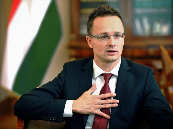 Венгрия считает «третьим ударом в спину» предложение Порошенко
