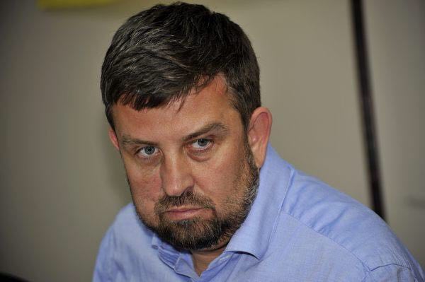 Депутат Недава скупает голоса избирателей троллейбусами