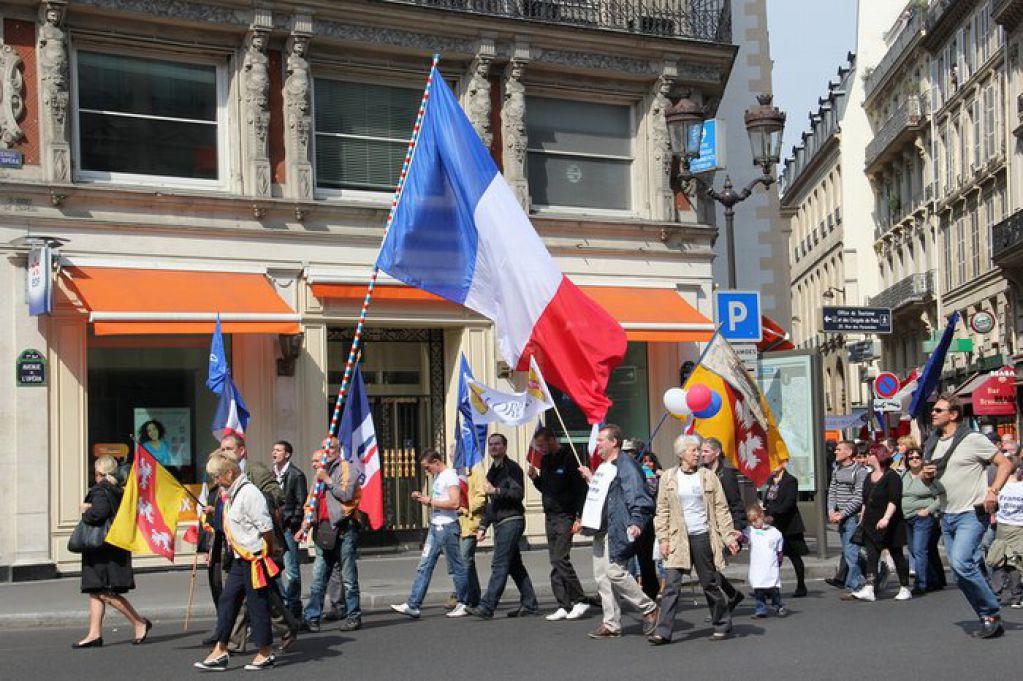 В Париже 1 мая отметили массовыми арестами