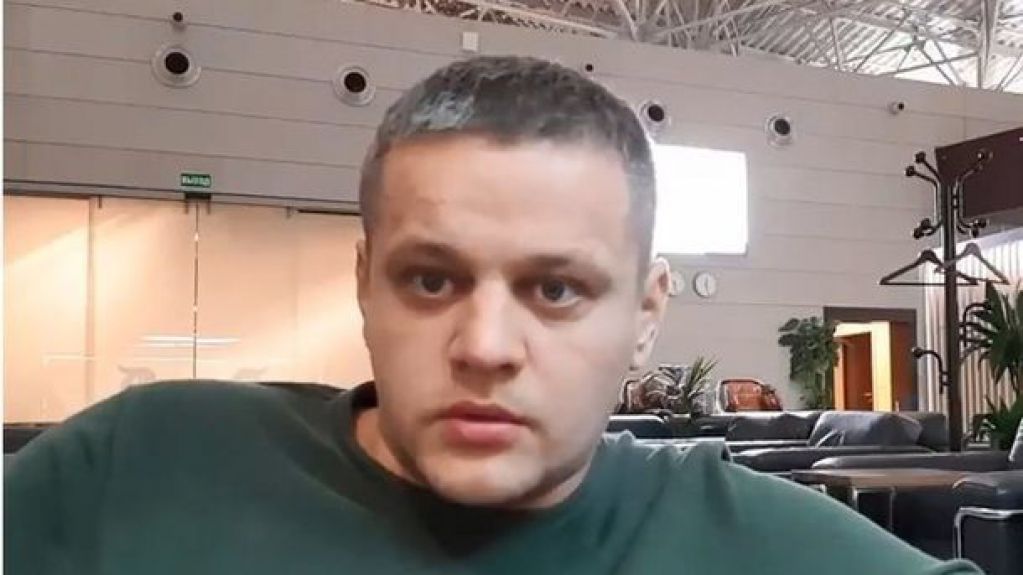 Мужчина, потерявший семью на пожаре в Кемерово, засветился на неоднозначном фото