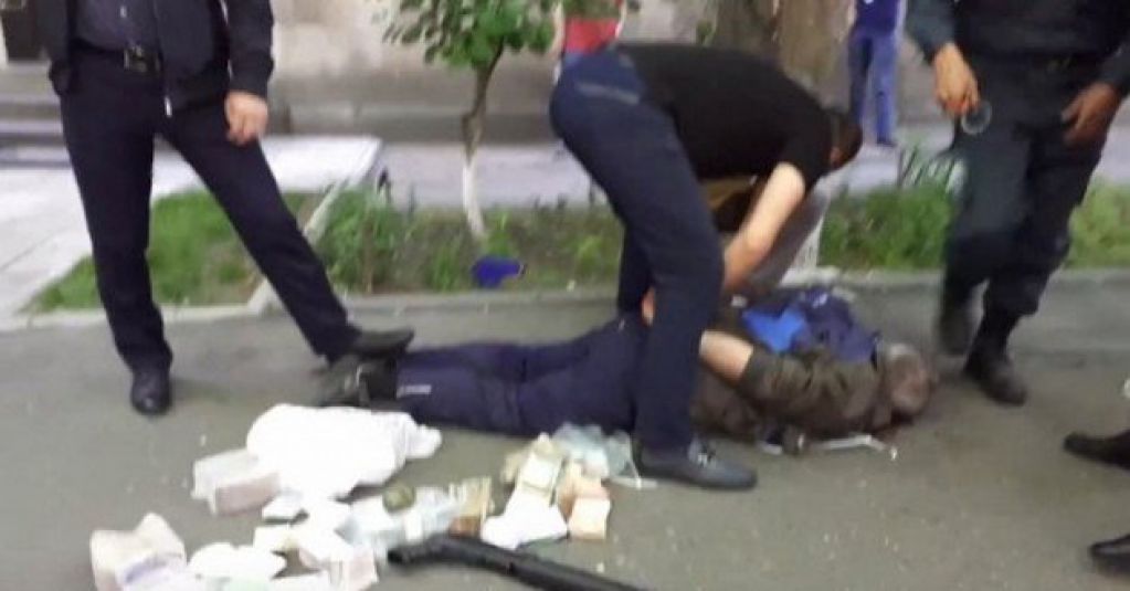 Полковник совершил вооруженный налет на банк: фото, видео и данные о жертвах. ФОТО, ВИДЕО